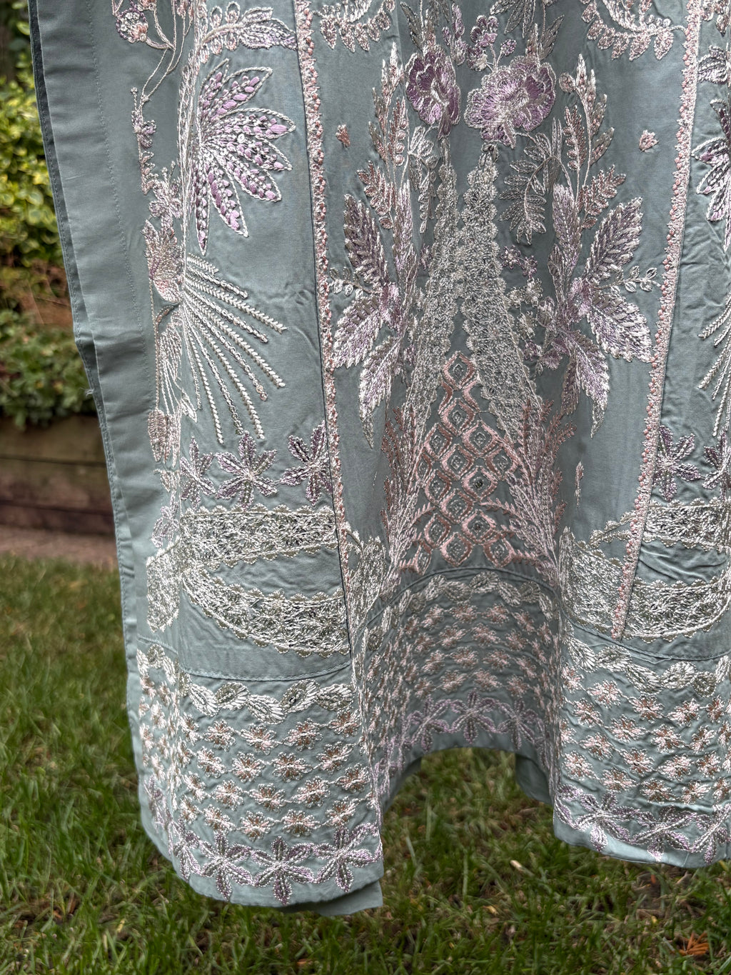 Sage green -luxury embroidered (3PC)