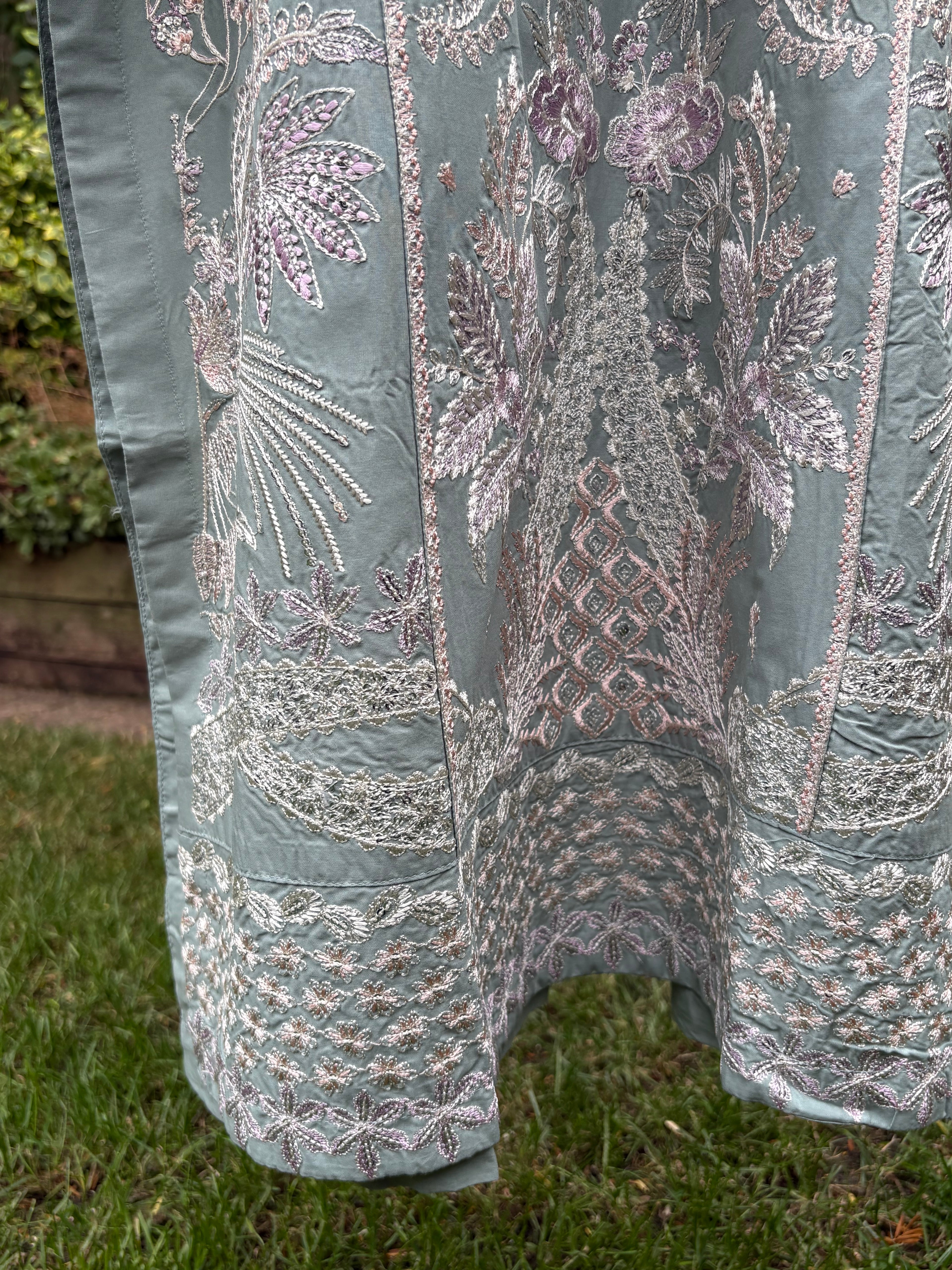 Sage green -luxury embroidered (3PC)