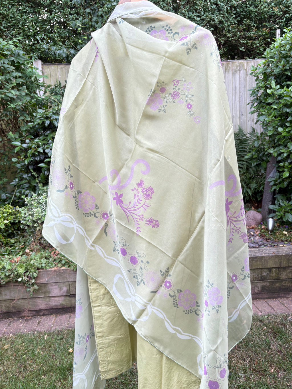 Prehnite-luxury embroidered (3PC)